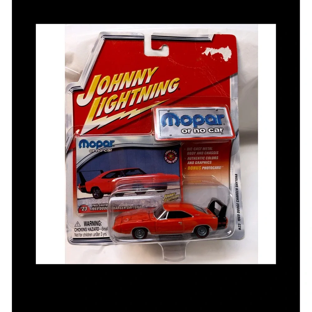 Johnny Lightning 1969 Dodge Charger Daytona Mopar Or No Car Orange 1/64 239-04